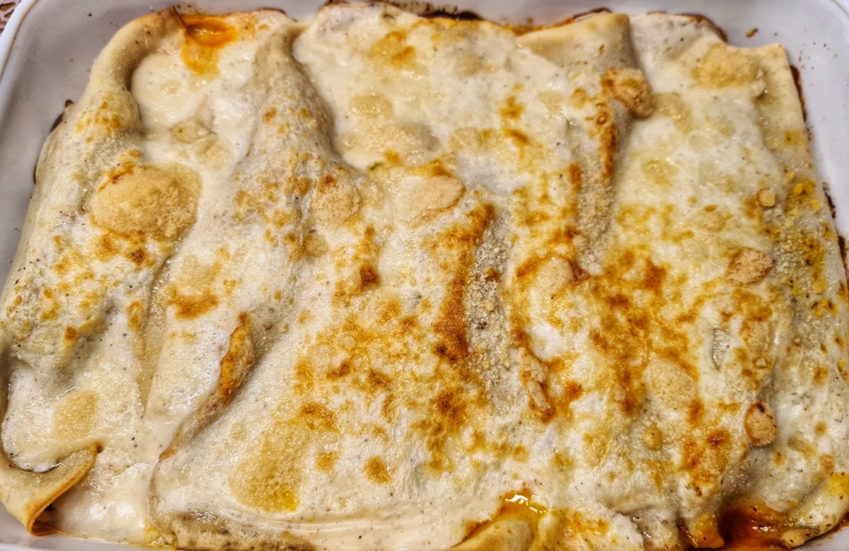 Crespelle mit Bolgnese-Sauce überbacken